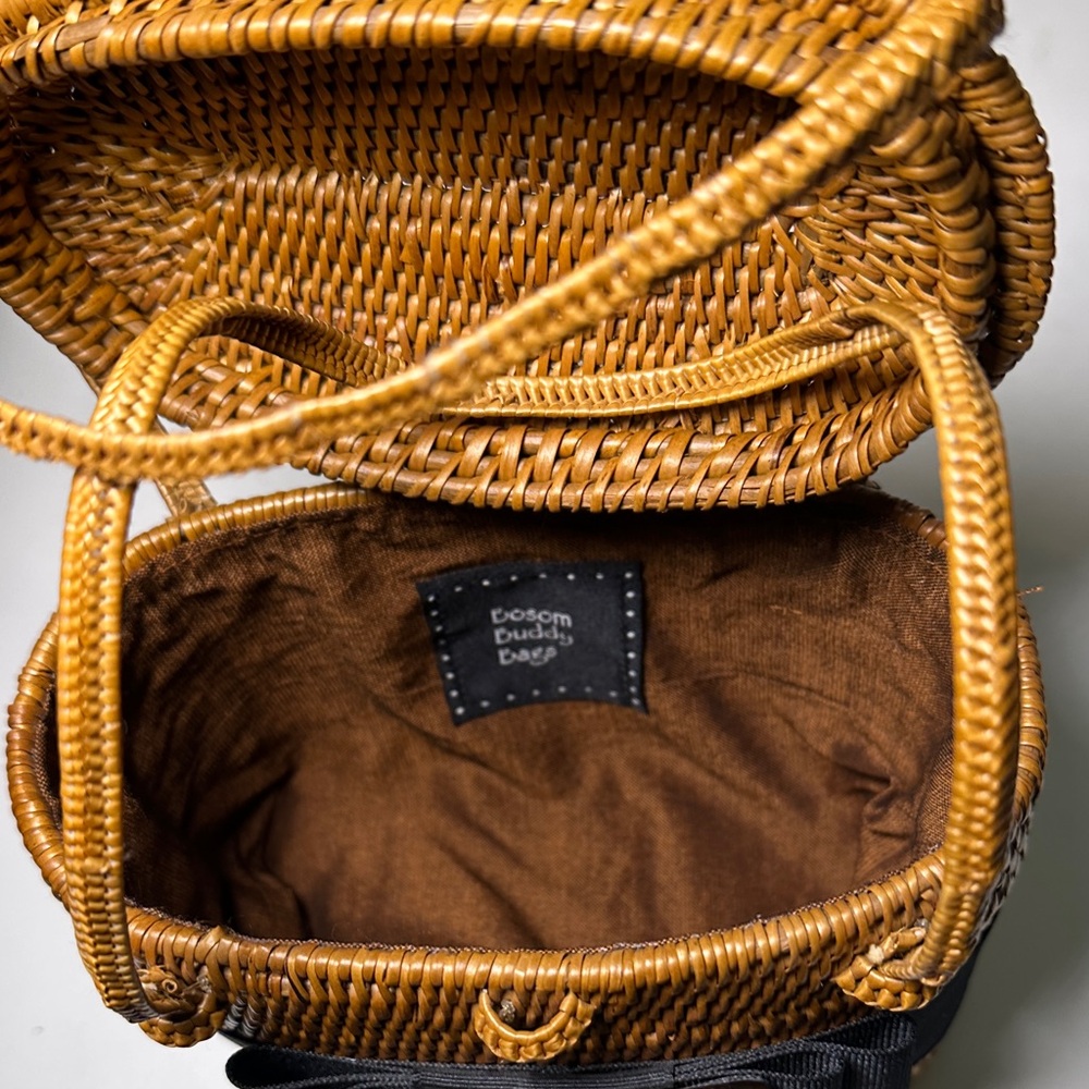 Chic Tan Woven Mini Bag with Black Accent - Picture 12 of 15